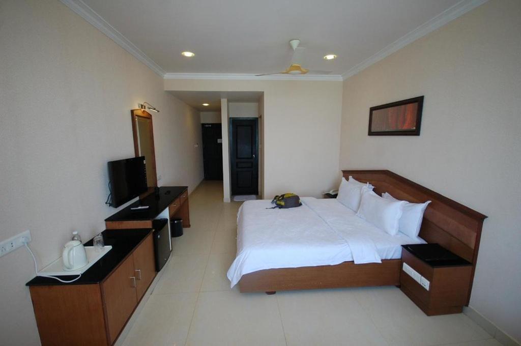 The Seashore Hotel - Kanyakumari Bagian luar foto