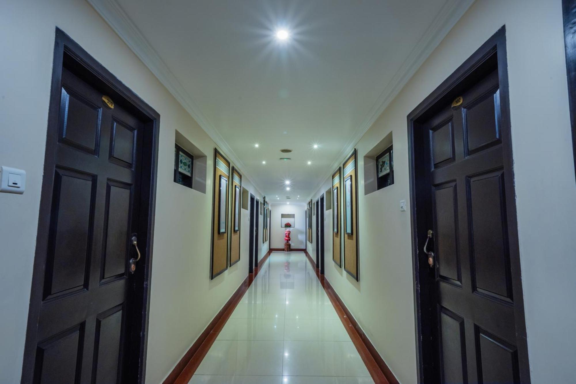 The Seashore Hotel - Kanyakumari Bagian luar foto